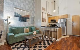 Sleeps 4! 2Br, Gym, Free Parking, Close To Major Attractions